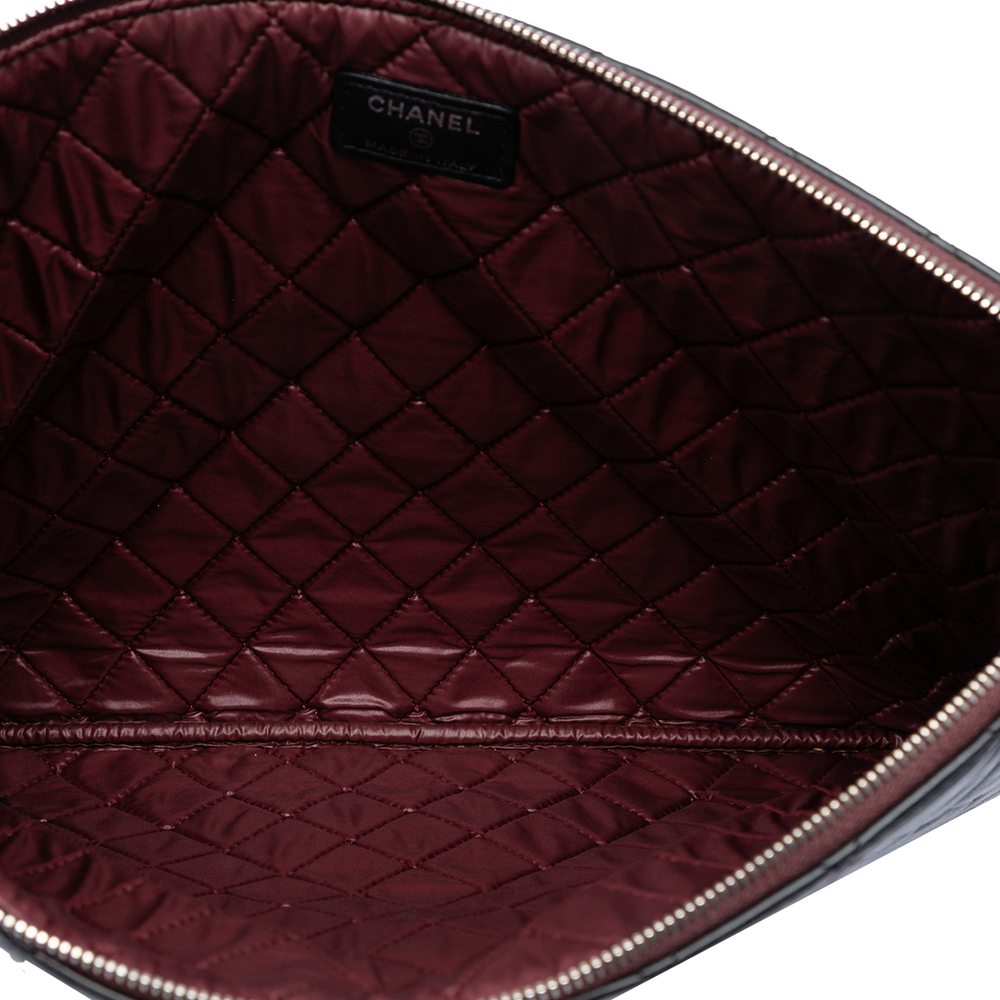 Pre-Loved Chanel Large Quilted Lambskin O Case Clutch - Picture 4 of 6